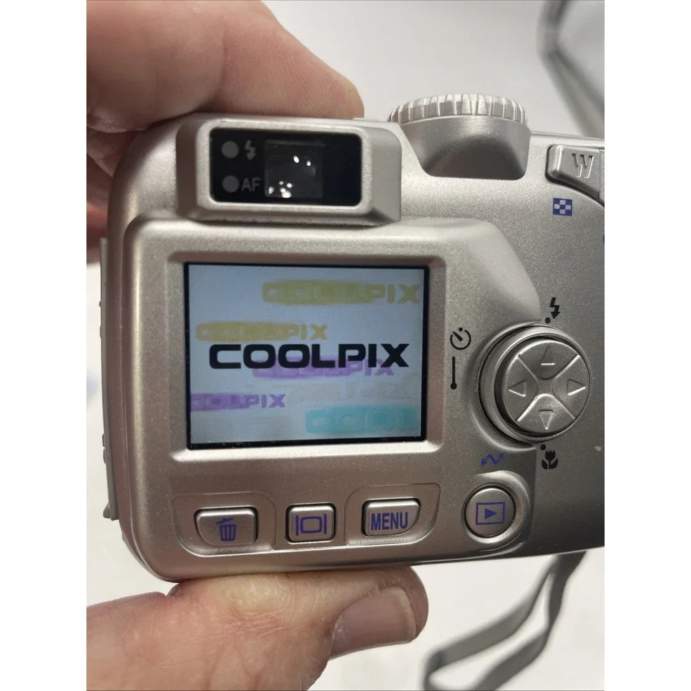 Nikon COOLPIX 3100 3.2MP Digital Camera 3X Zoom+Battery+Memory Card+Manuals-READ